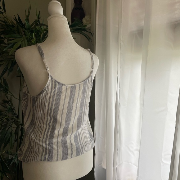 Worn only once- used tank top - Picture 2 of 4